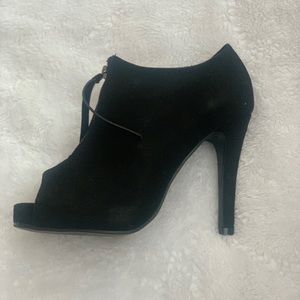4B Black Zip Up Bootie